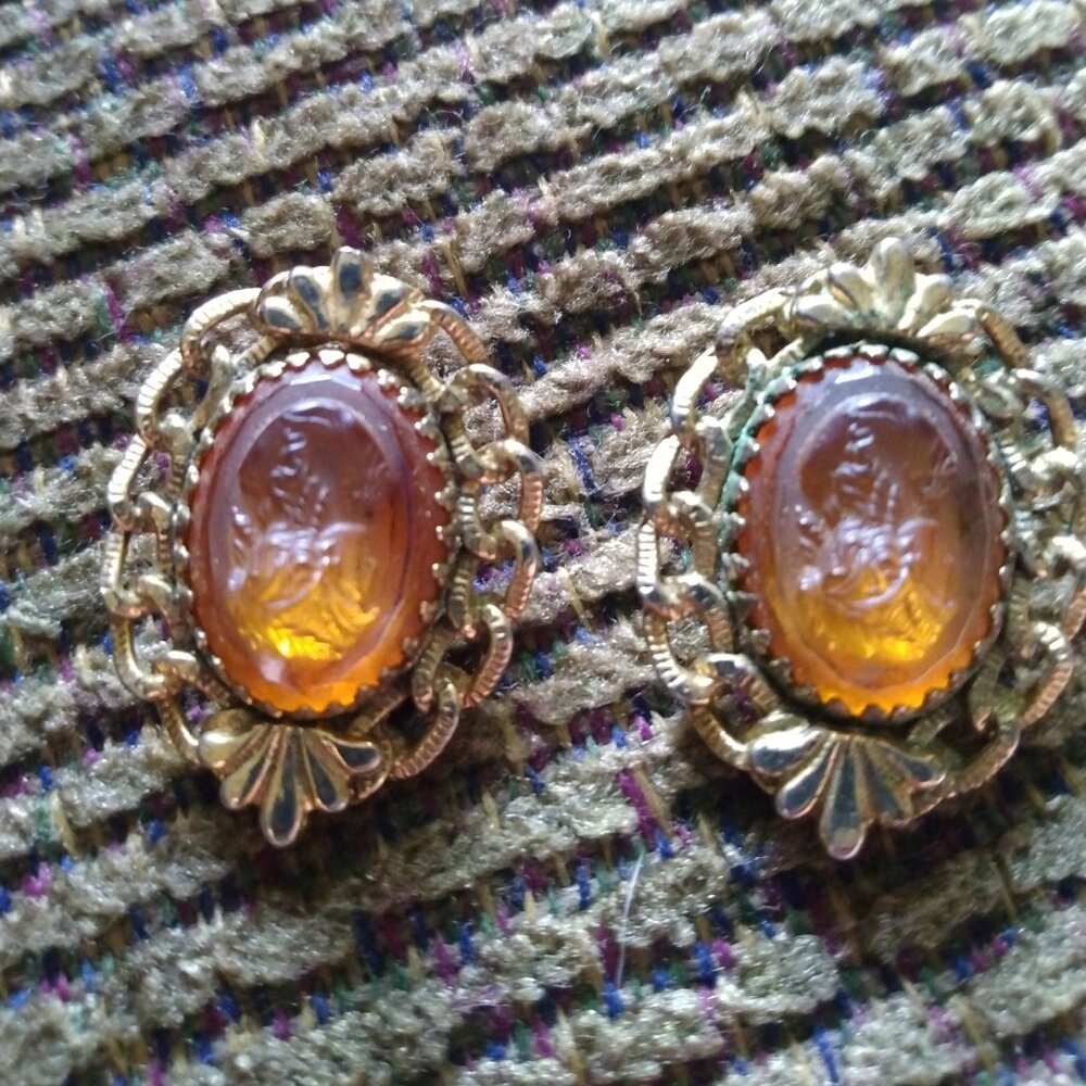 Vintage Signed Whiting and Davis Amber Tone Cameo Clip On Earrings